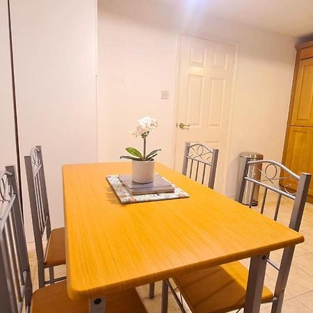 لندن Lovely Double Room With En-Suite In Greenwich المظهر الخارجي الصورة